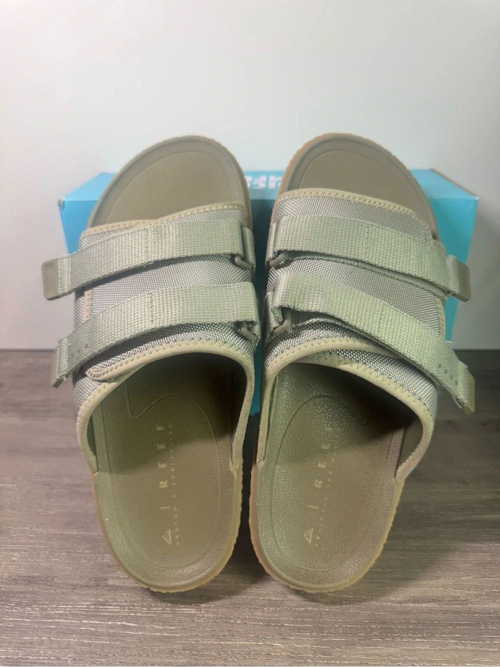 Reef Montauk Slide Sandals Sage green adjustable straps size 11 $95 EUC